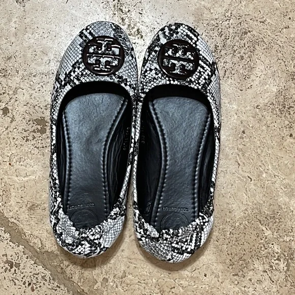 Tory Burch Snake Flats Size 8 black and white - Picture 1 of 14